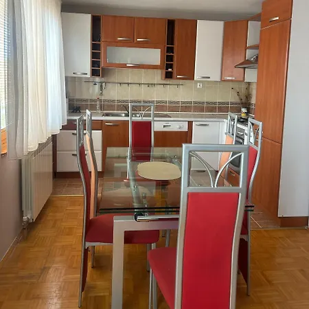 Lejla Διαμέρισμα *